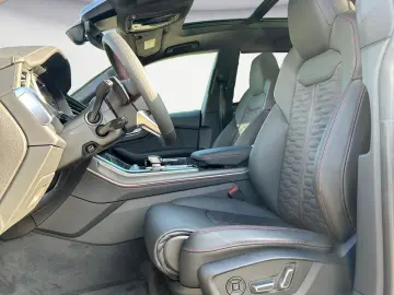 AUDI RS Q8   quattro Full