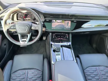 AUDI RS Q8   quattro Full