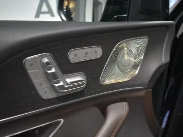 MERCEDES-BENZ GLE 350 de 4Matic AMG Navi LED Panora AHK