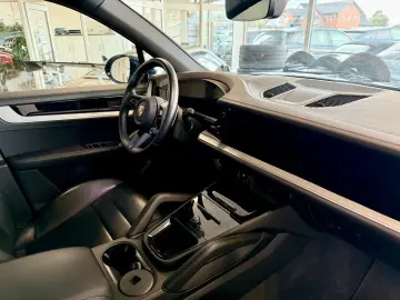 PORSCHE Cayenne V6 Luftfederung Panorama HeadUP BOSE