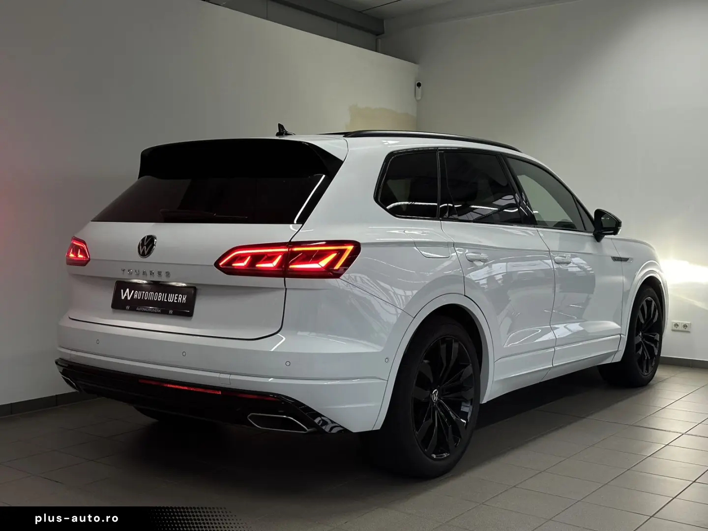 VW Touareg R-Line  PANO STHZ 360  LUFT AHK DYN