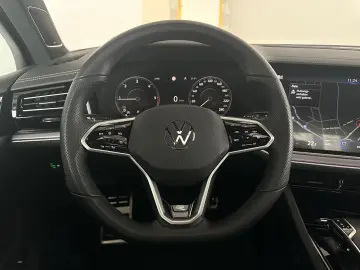 VW Touareg R-Line  PANO STHZ 360  LUFT AHK DYN