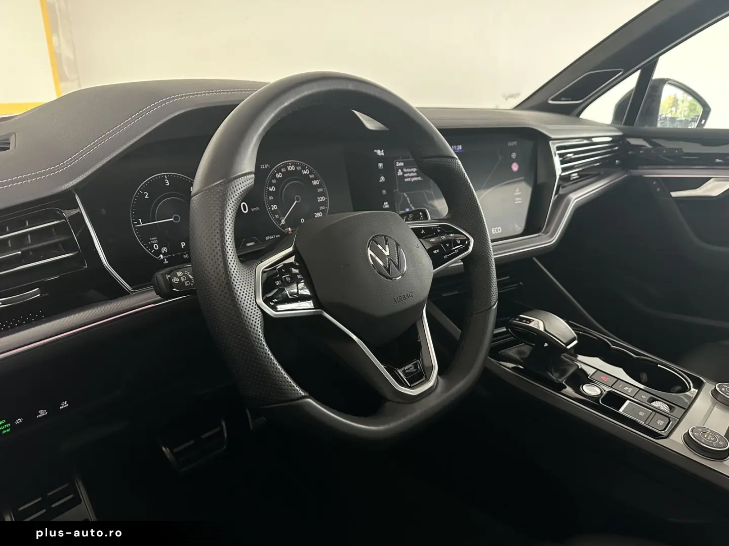 VW Touareg R-Line  PANO STHZ 360  LUFT AHK DYN