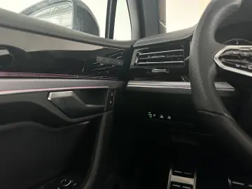 VW Touareg R-Line  PANO STHZ 360  LUFT AHK DYN