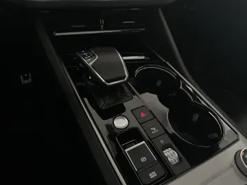 VW Touareg R-Line  PANO STHZ 360  LUFT AHK DYN