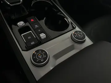 VW Touareg R-Line  PANO STHZ 360  LUFT AHK DYN