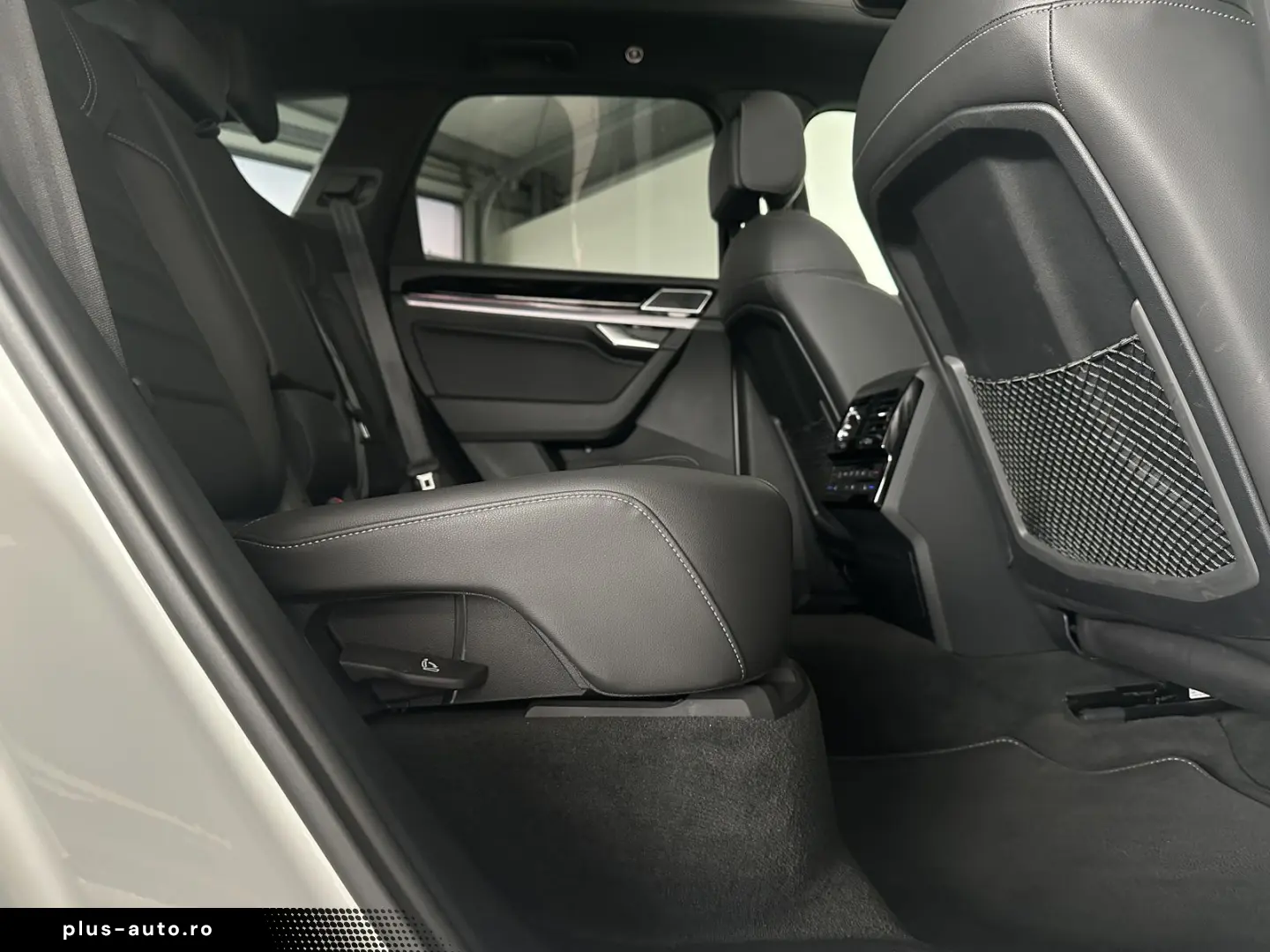 VW Touareg R-Line  PANO STHZ 360  LUFT AHK DYN