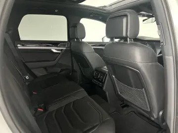 VW Touareg R-Line  PANO STHZ 360  LUFT AHK DYN