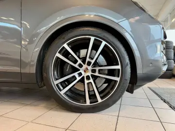 PORSCHE Cayenne S HeadUP ACC Panorama Luftfederung 22