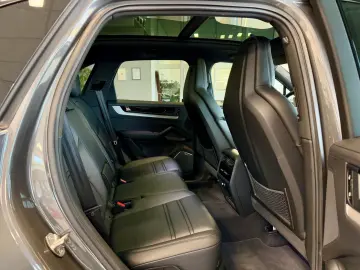 PORSCHE Cayenne S HeadUP ACC Panorama Luftfederung 22