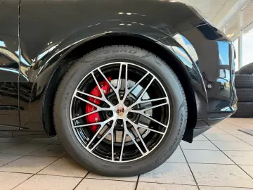 PORSCHE Cayenne GTS SportDesign Panorama InnoDrive