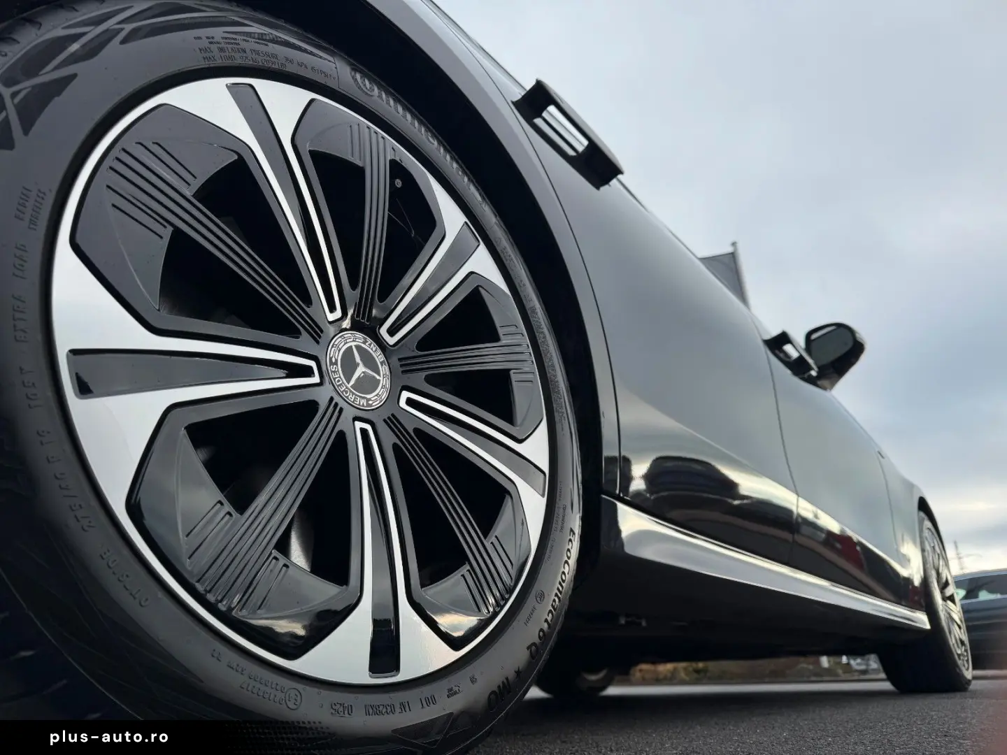 MERCEDES-BENZ E 300de Avantgarde Pano AHK DistrPro D&hellip;