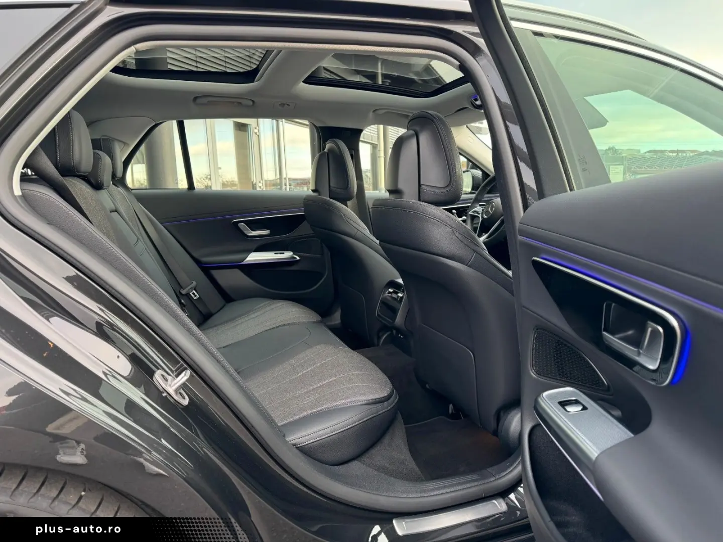 MERCEDES-BENZ E 300de Avantgarde Pano AHK DistrPro D&hellip;