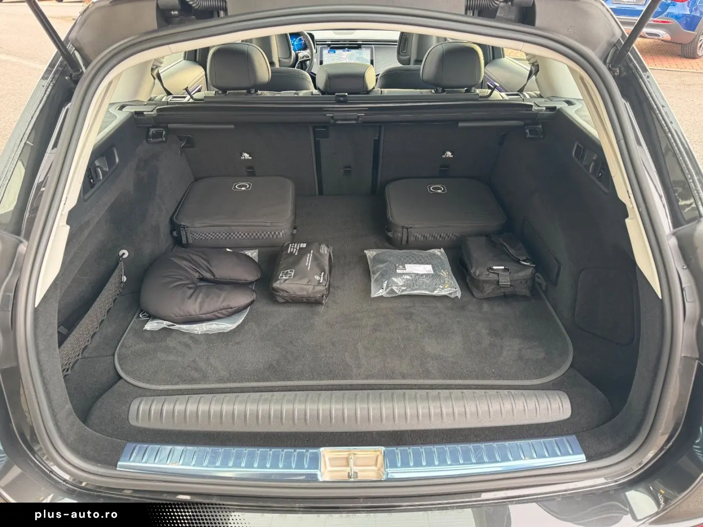 MERCEDES-BENZ E 300de Avantgarde Pano AHK DistrPro D&hellip;