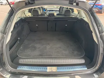 MERCEDES-BENZ E 300de Avantgarde Pano AHK DistrPro D&hellip;