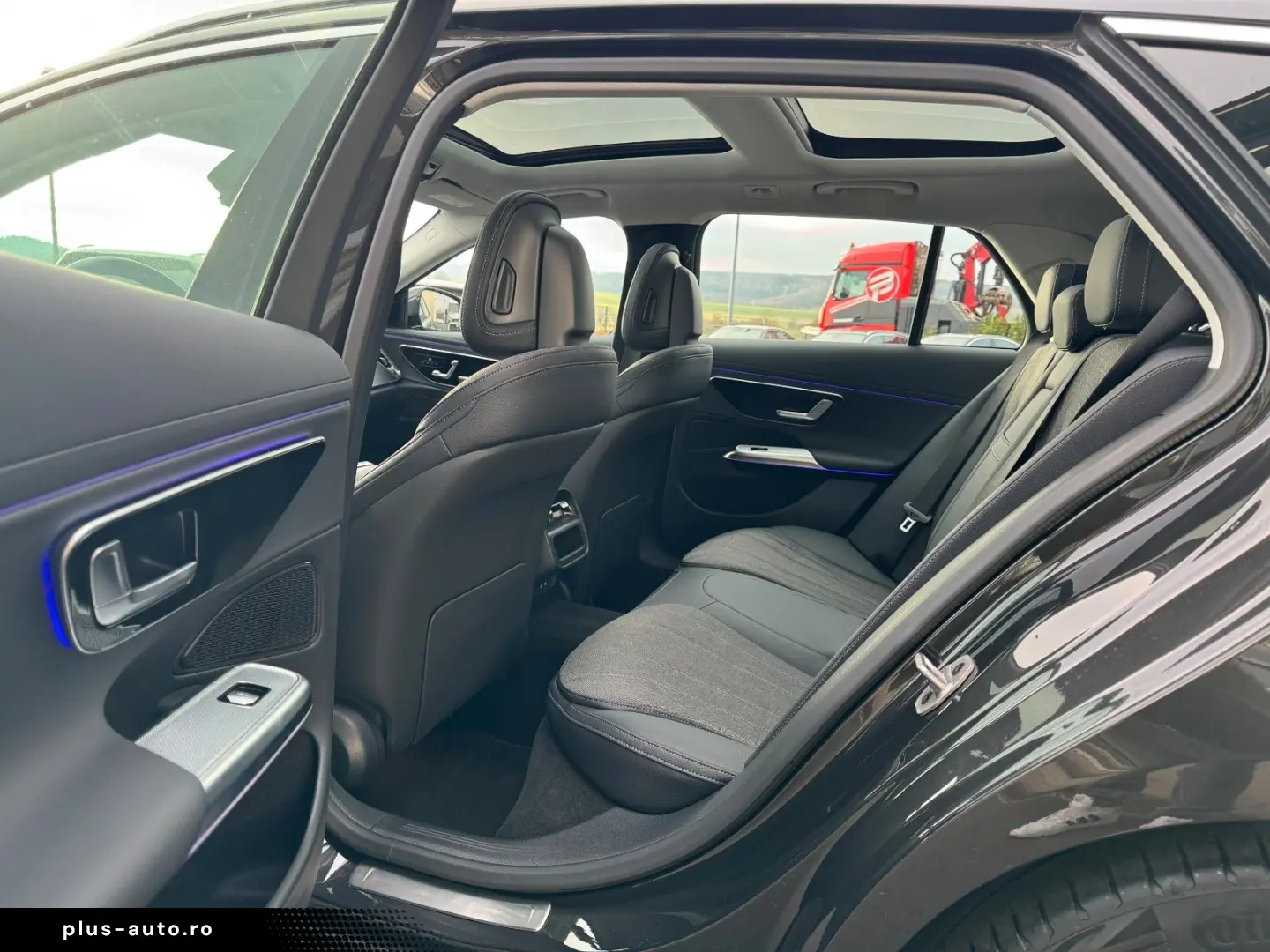 MERCEDES-BENZ E 300de Avantgarde Pano AHK DistrPro D&hellip;