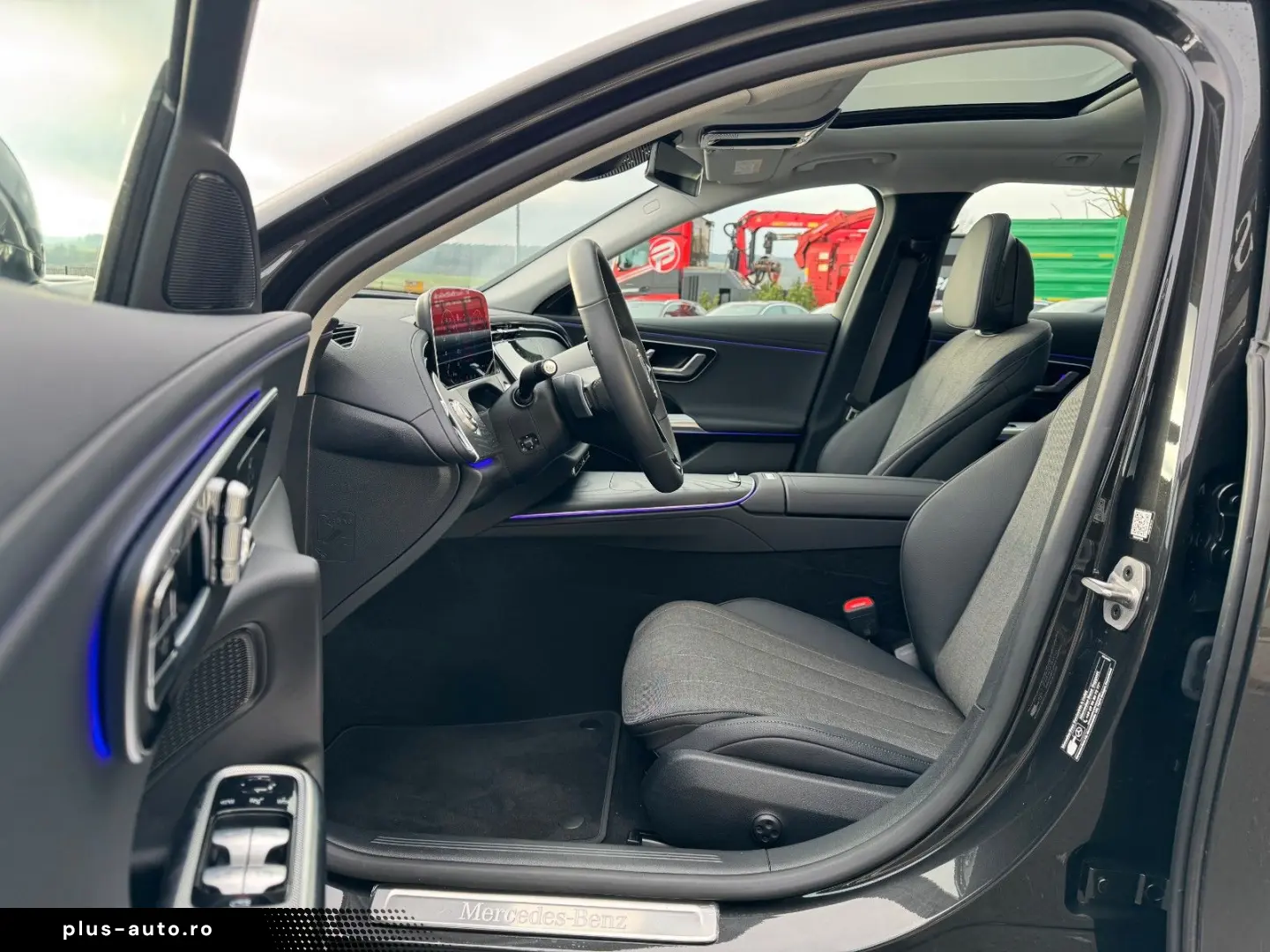 MERCEDES-BENZ E 300de Avantgarde Pano AHK DistrPro D&hellip;