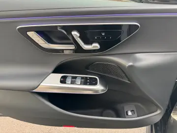 MERCEDES-BENZ E 300de Avantgarde Pano AHK DistrPro D&hellip;