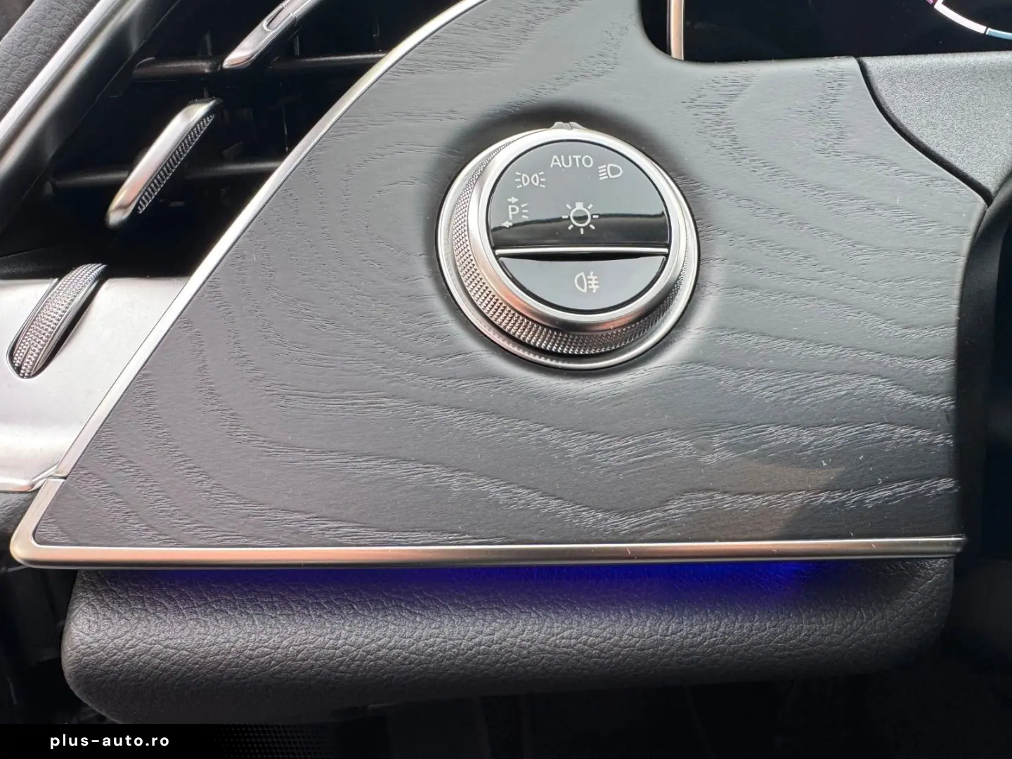 MERCEDES-BENZ E 300de Avantgarde Pano AHK DistrPro D&hellip;