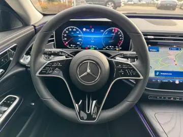 MERCEDES-BENZ E 300de Avantgarde Pano AHK DistrPro D&hellip;