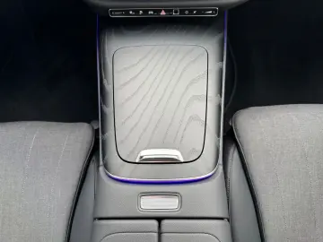 MERCEDES-BENZ E 300de Avantgarde Pano AHK DistrPro D&hellip;