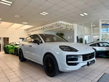 PORSCHE Cayenne Coupe SportDesign Burmester HeadUp ACC