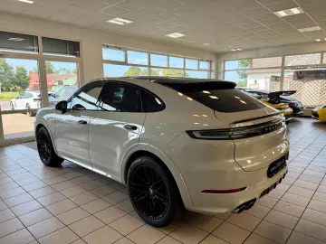 PORSCHE Cayenne Coupe SportDesign Burmester HeadUp ACC