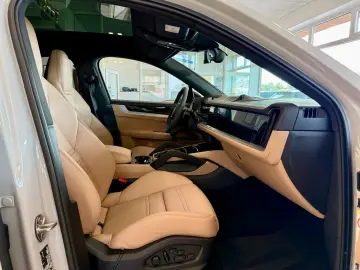 PORSCHE Cayenne Coupe SportDesign Burmester HeadUp ACC