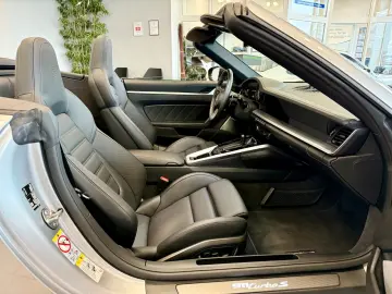 PORSCHE 911 992 Turbo S Cabrio PCCB LIFT ACC APPROVED