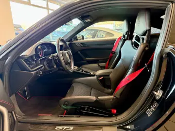 PORSCHE 911 992 GT3 Touring PDK Vollschalensitze Carbon