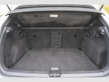 VW Golf VIII GTI 2.0 TSI Keyless Go PDC.LED