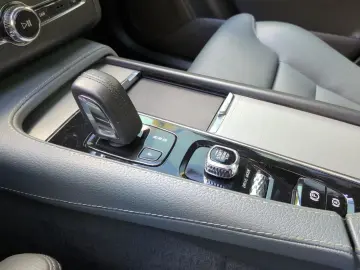 VOLVO XC90 T8 Recharge R-Design Expr.  Vollausstattung