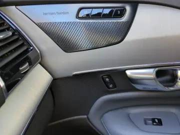 VOLVO XC90 T8 Recharge R-Design Expr.  Vollausstattung