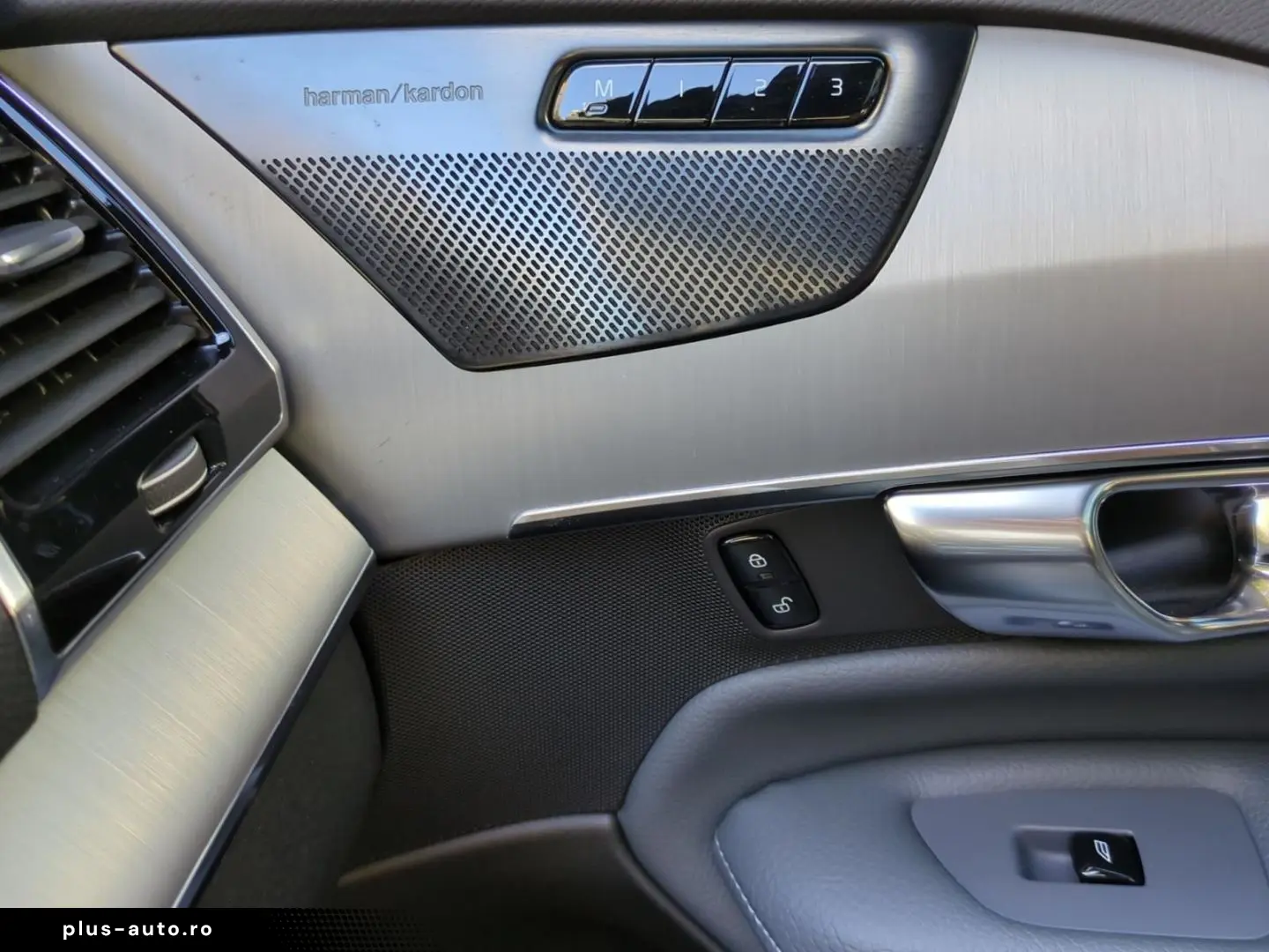 VOLVO XC90 T8 Recharge R-Design Expr.  Vollausstattung