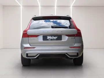 VOLVO XC60 B4 AWD Ultimate Dark  Luft AHK SH BLIS 360