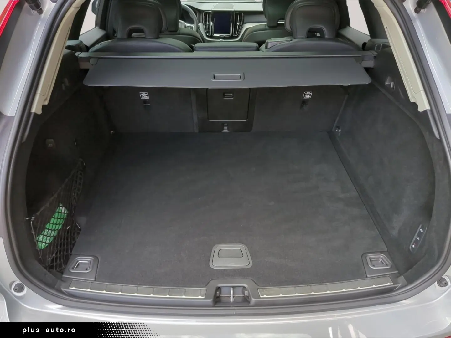 VOLVO XC60 B4 AWD Ultimate Dark  Luft AHK SH BLIS 360