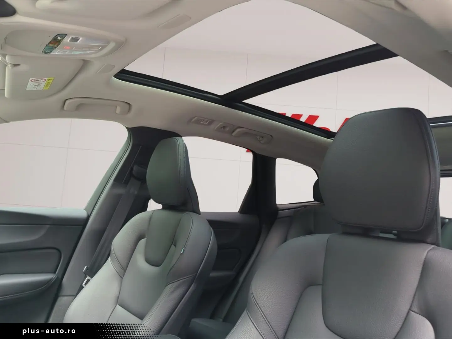 VOLVO XC60 B4 AWD Ultimate Dark  Luft AHK SH BLIS 360