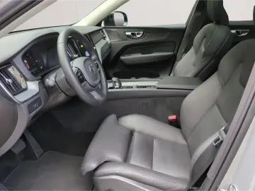 VOLVO XC60 B4 AWD Ultimate Dark  Luft AHK SH BLIS 360