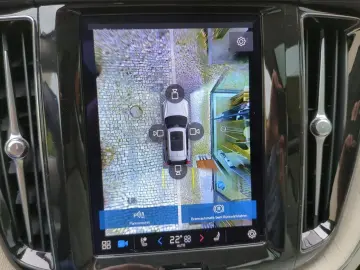 VOLVO XC60 T8 Recharge Ultimate Bright  Luft Massage A