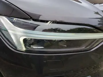 VOLVO XC60 T8 Recharge Ultimate Bright  Luft Massage A
