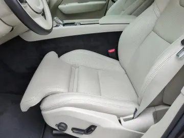 VOLVO XC60 T8 Recharge Ultimate Bright  Luft Massage A