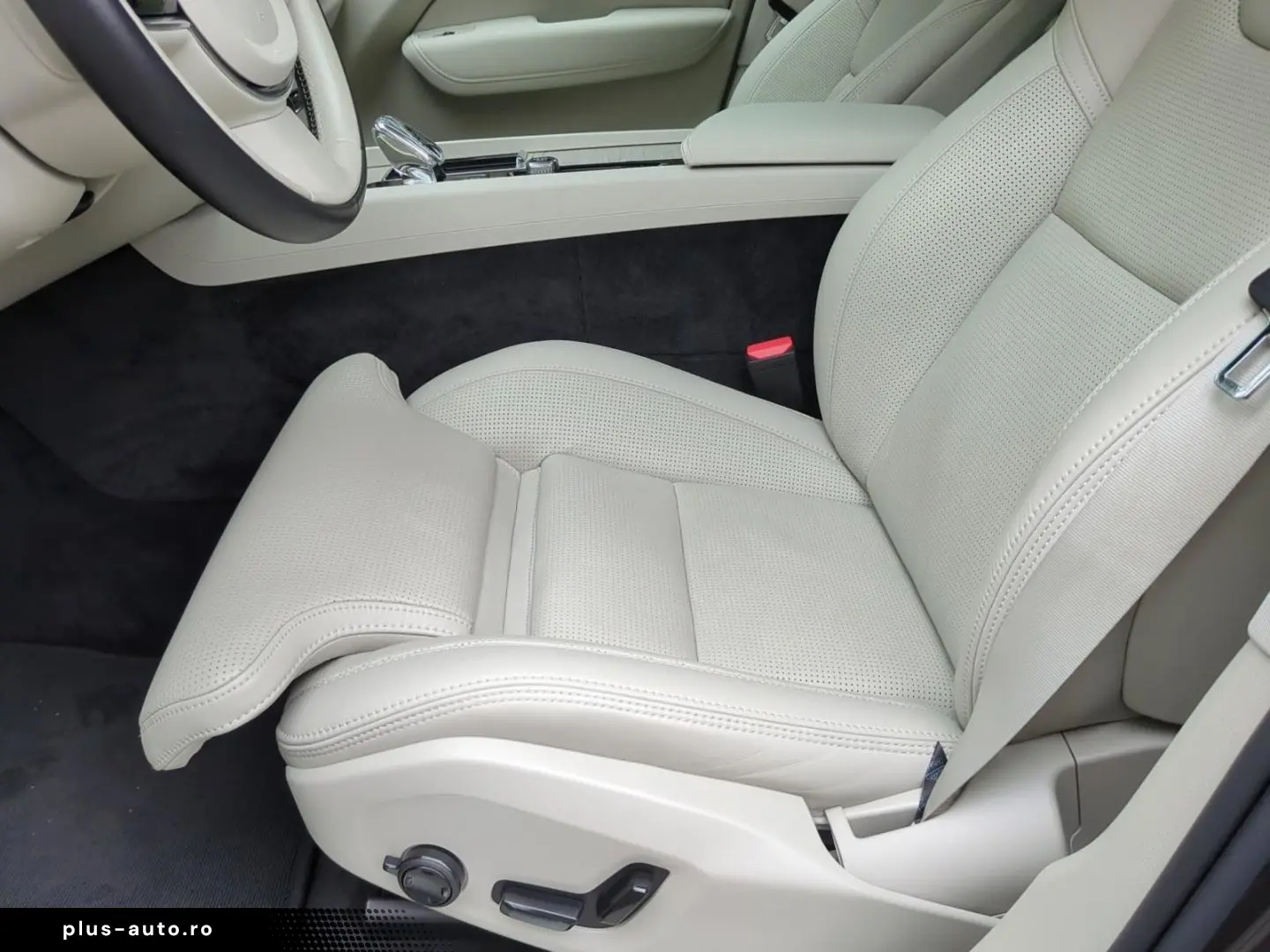 VOLVO XC60 T8 Recharge Ultimate Bright  Luft Massage A