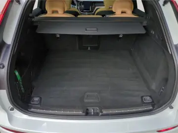 VOLVO XC60 B6 AWD Inscription  Luft SH Pano Nappa