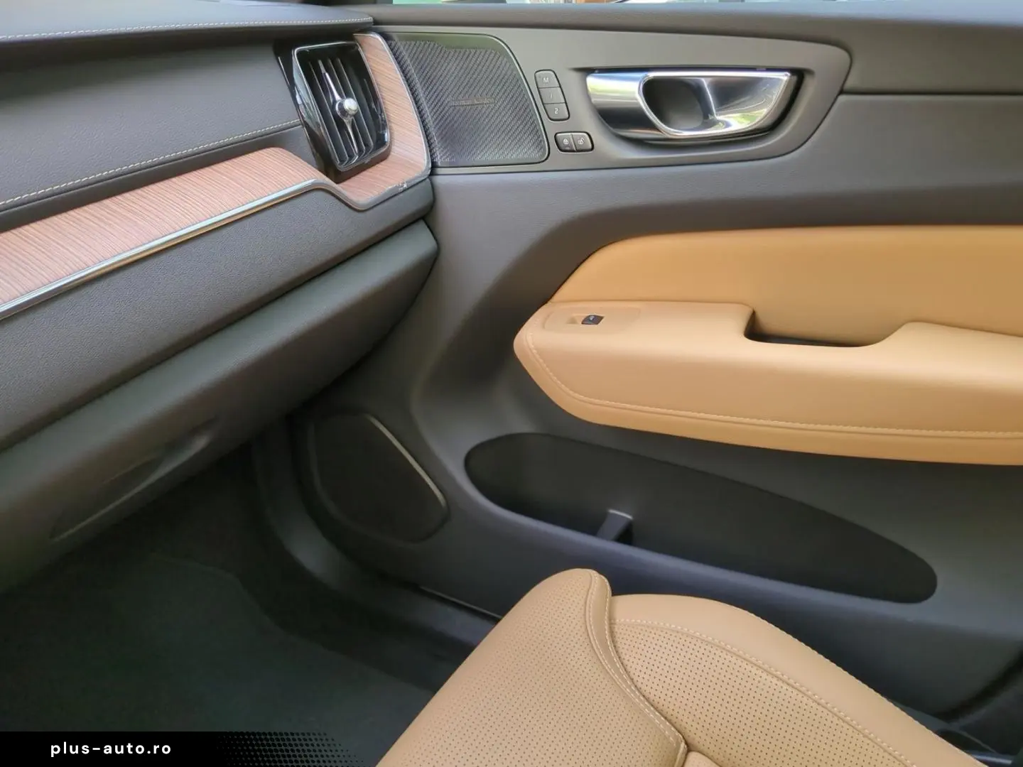 VOLVO XC60 B6 AWD Inscription  Luft SH Pano Nappa