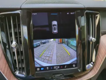 VOLVO XC60 B6 AWD Inscription  Luft SH Pano Nappa