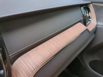 VOLVO XC60 B6 AWD Inscription  Luft SH Pano Nappa