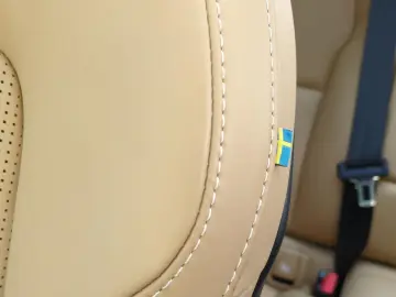 VOLVO XC60 B6 AWD Inscription  Luft SH Pano Nappa