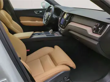 VOLVO XC60 B6 AWD Inscription  Luft SH Pano Nappa