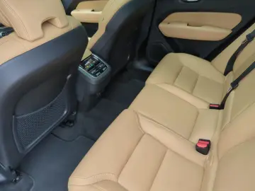 VOLVO XC60 B6 AWD Inscription  Luft SH Pano Nappa