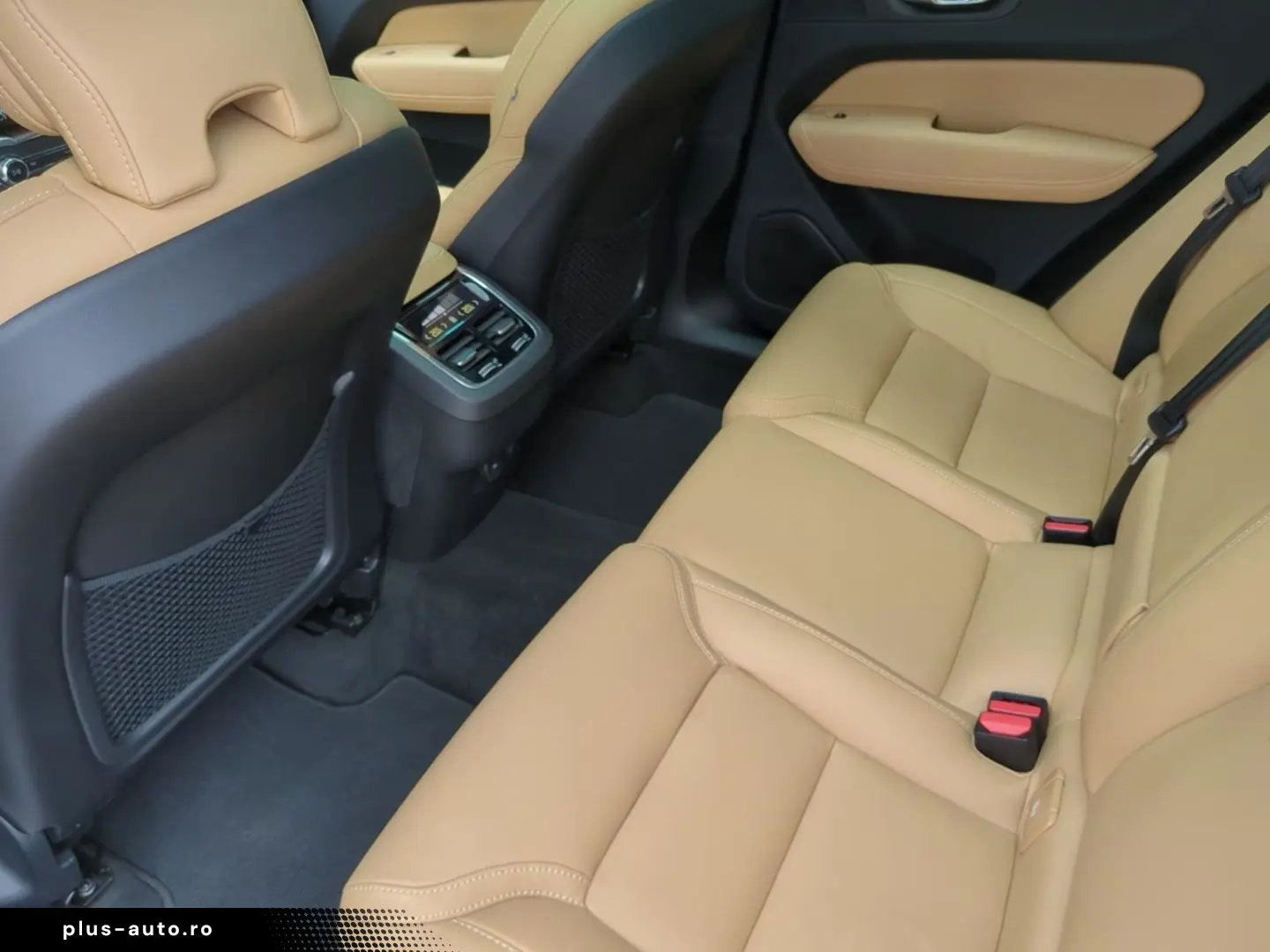 VOLVO XC60 B6 AWD Inscription  Luft SH Pano Nappa